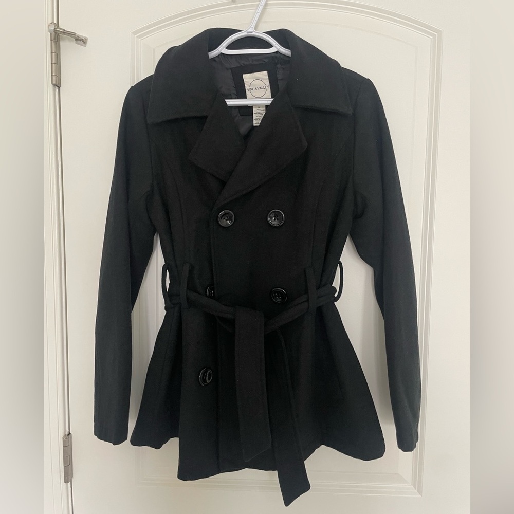 black fitted coat/pea